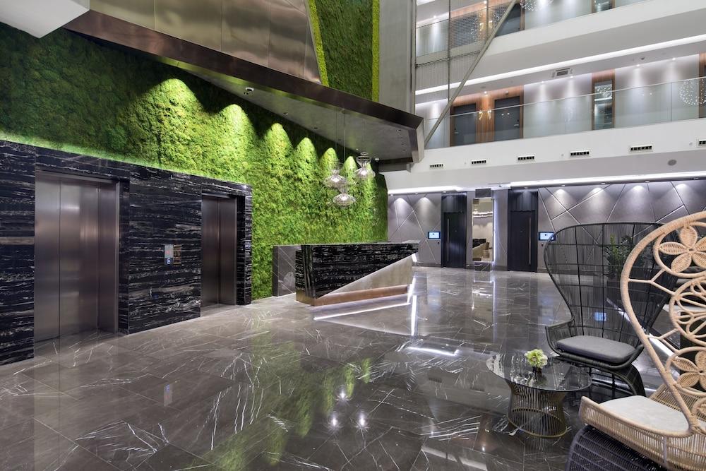 伊斯坦布尔希尔顿逸林酒店 - 皮亚利帕萨 外观 照片 Lobby