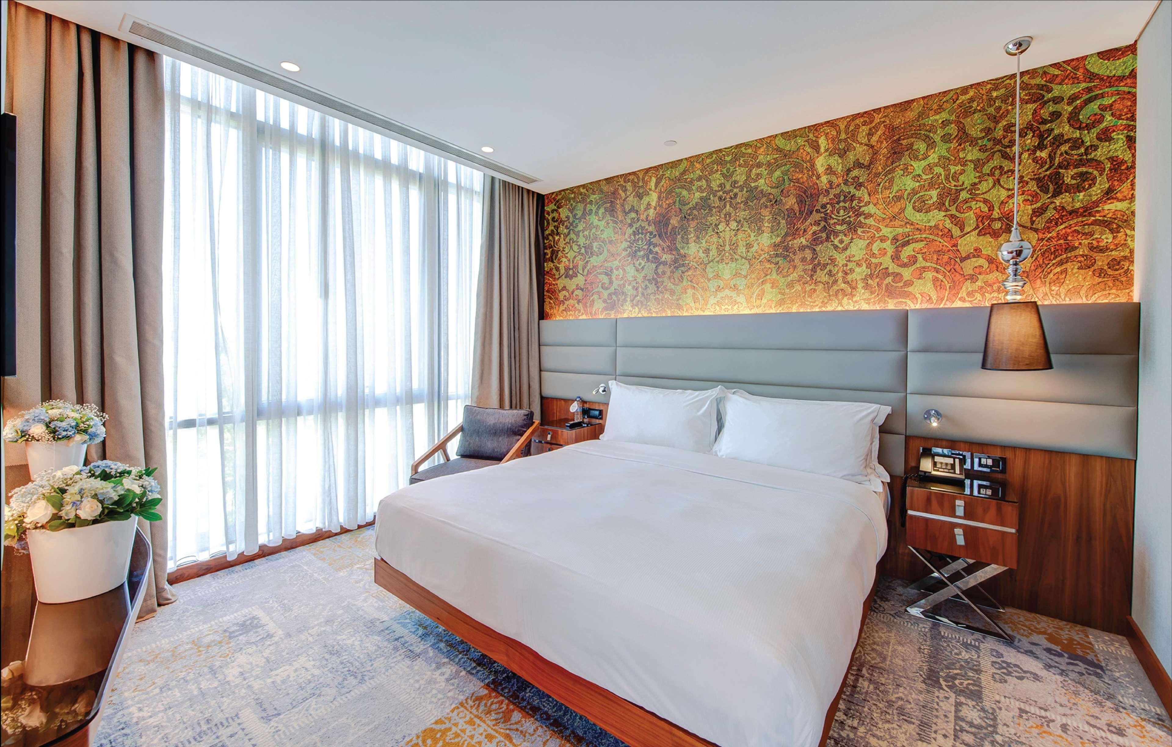 伊斯坦布尔希尔顿逸林酒店 - 皮亚利帕萨 外观 照片 Deluxe Room