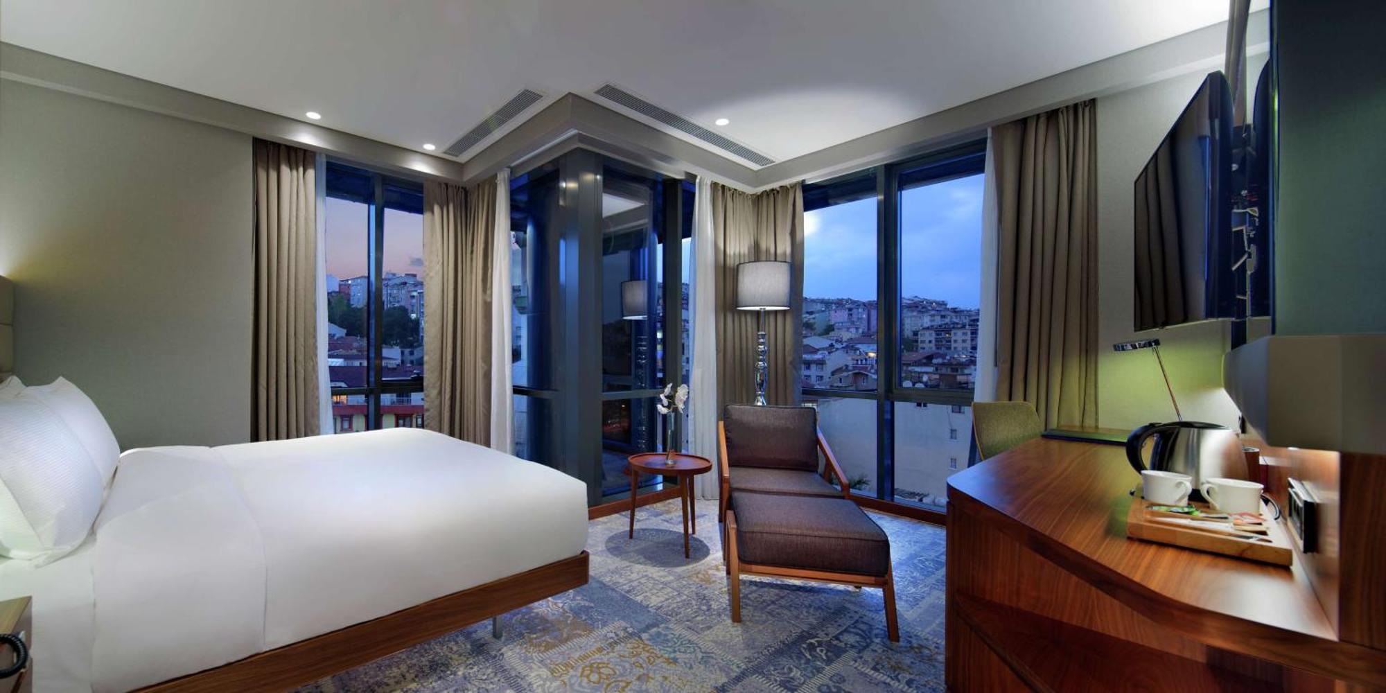 伊斯坦布尔希尔顿逸林酒店 - 皮亚利帕萨 外观 照片 Deluxe Room