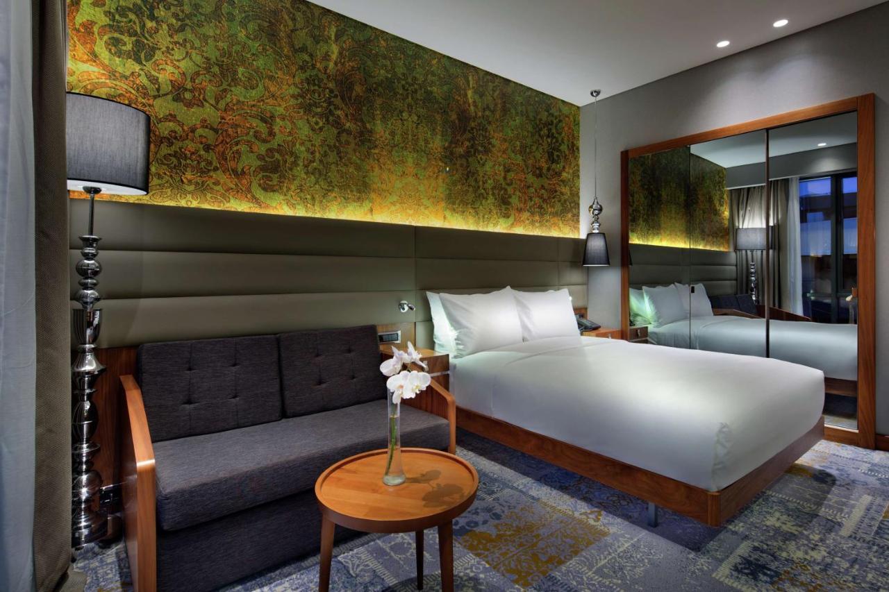伊斯坦布尔希尔顿逸林酒店 - 皮亚利帕萨 外观 照片 Deluxe Room