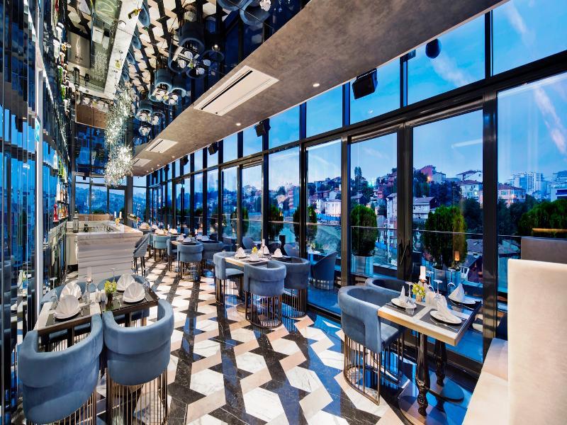 伊斯坦布尔希尔顿逸林酒店 - 皮亚利帕萨 外观 照片 The 360° Sky Bar